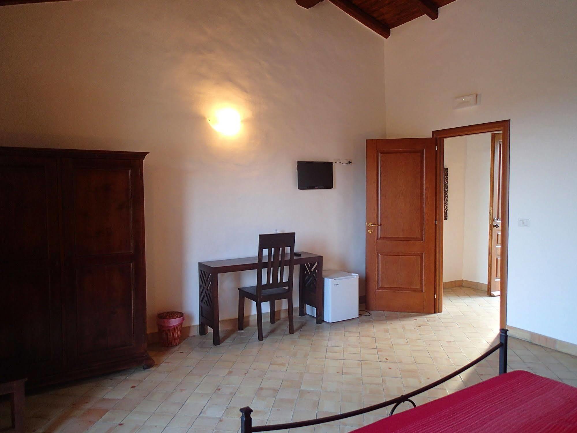 Patitiri Santa Teresa Di Riva Exterior foto