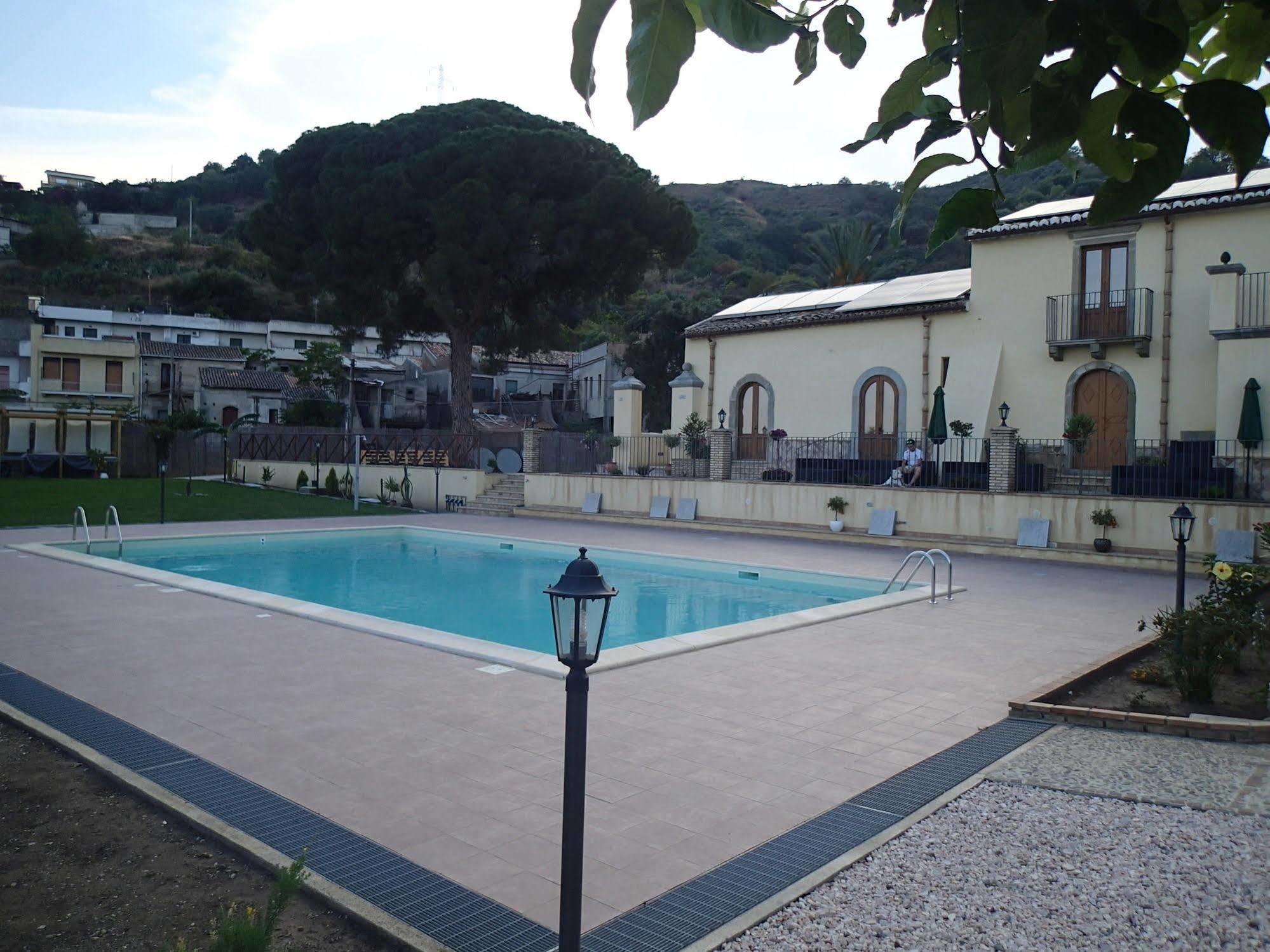 Patitiri Santa Teresa Di Riva Exterior foto
